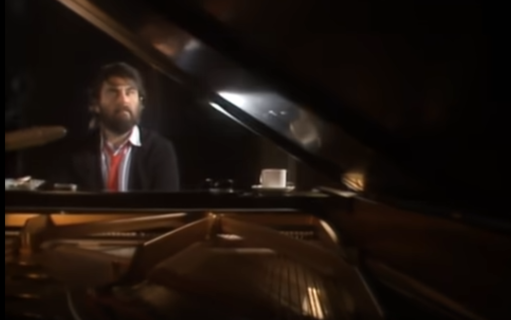 Musica - E' morto Vangelis, il compositore premio Oscar per "Momenti di Gloria"